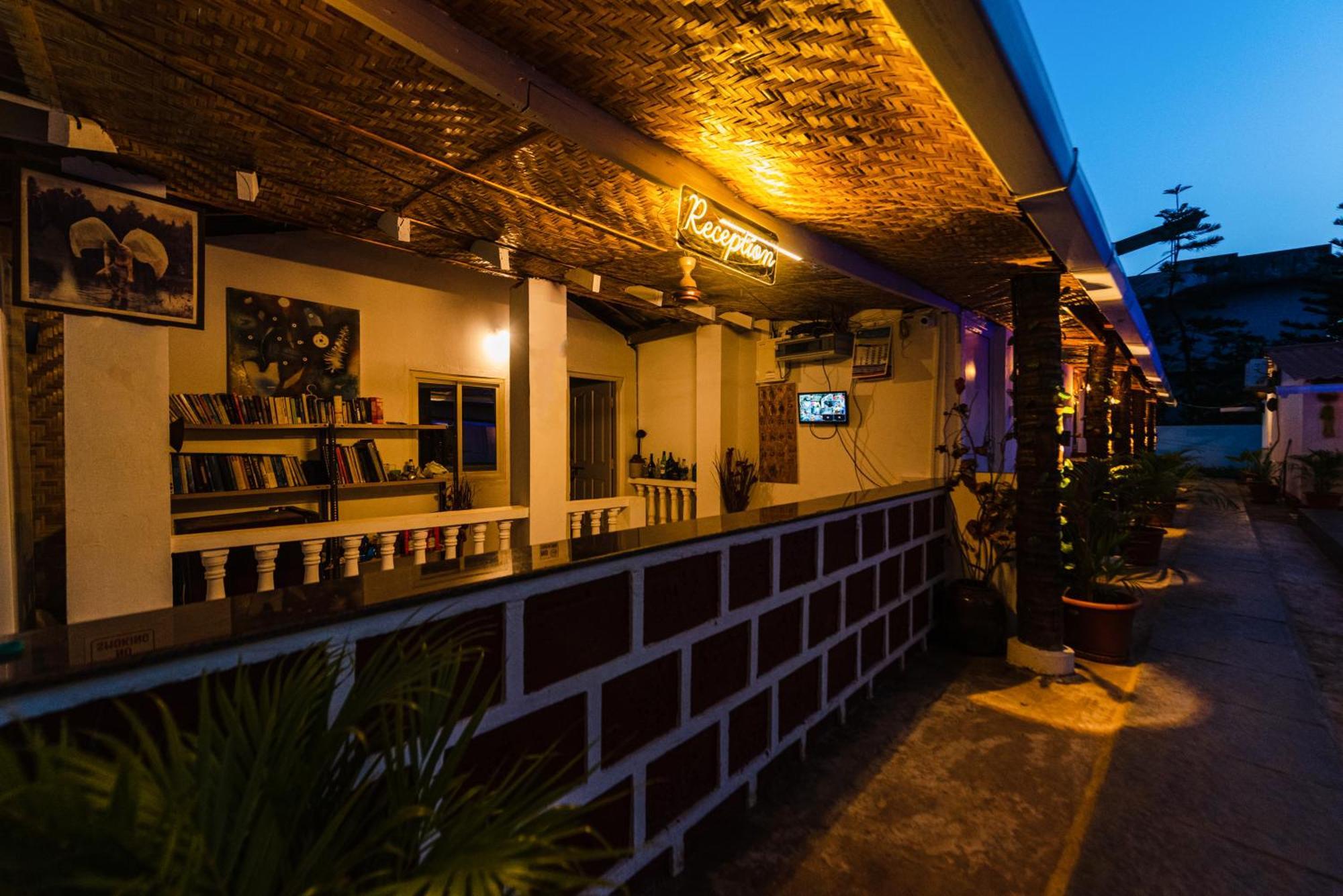 Hotel La Paulo'S Near Beach Resort Morjim Exterior foto